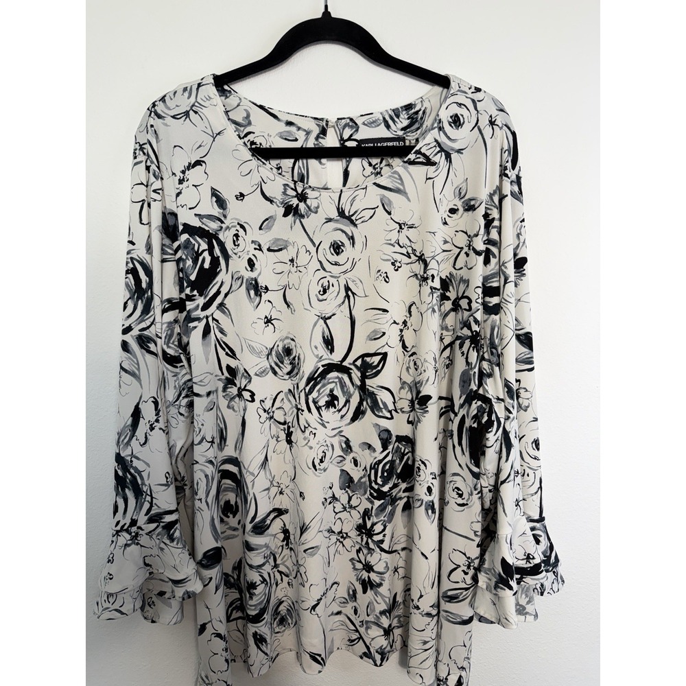 Karl Lagerfeld Paris Plus Size 3X White/Black Floral Scoop Neck Ruffle Blouse